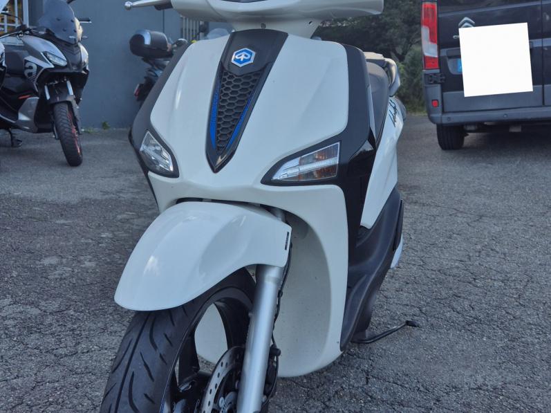 PIAGGIO LIBERTY 125 ABS E5+ SPORT BLANC